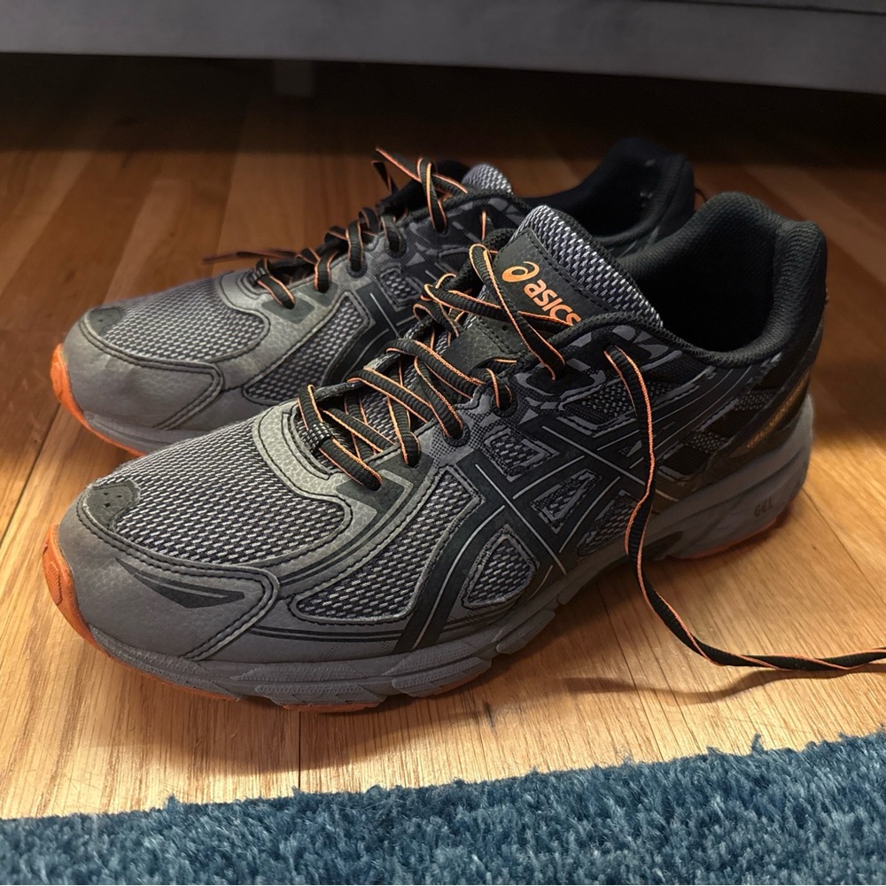 Asics Black and Orange Gel- Venture 6 Size 11.5